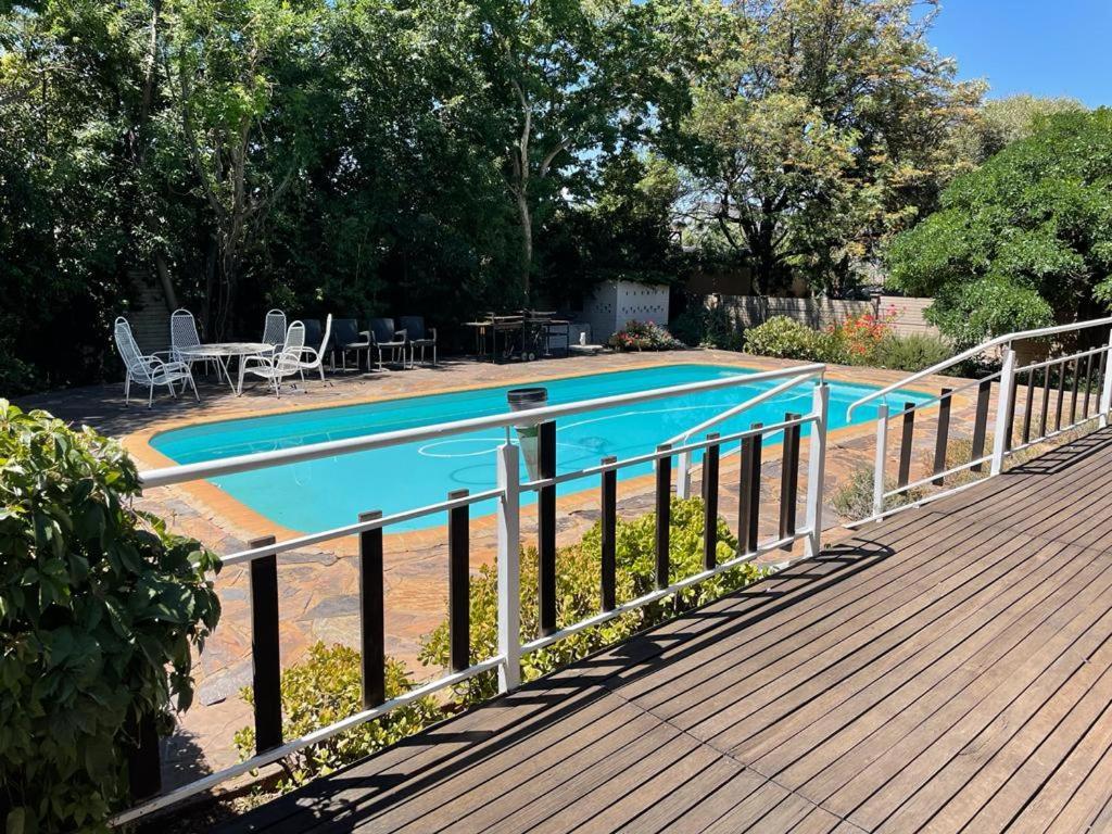 Credo Guest House Bloemfontein Bagian luar foto
