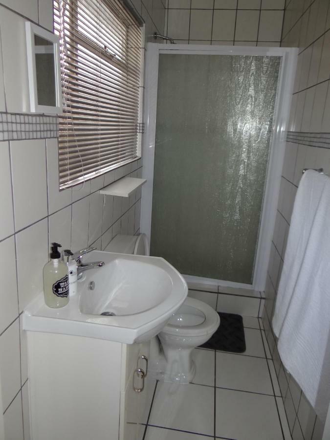 Credo Guest House Bloemfontein Bagian luar foto