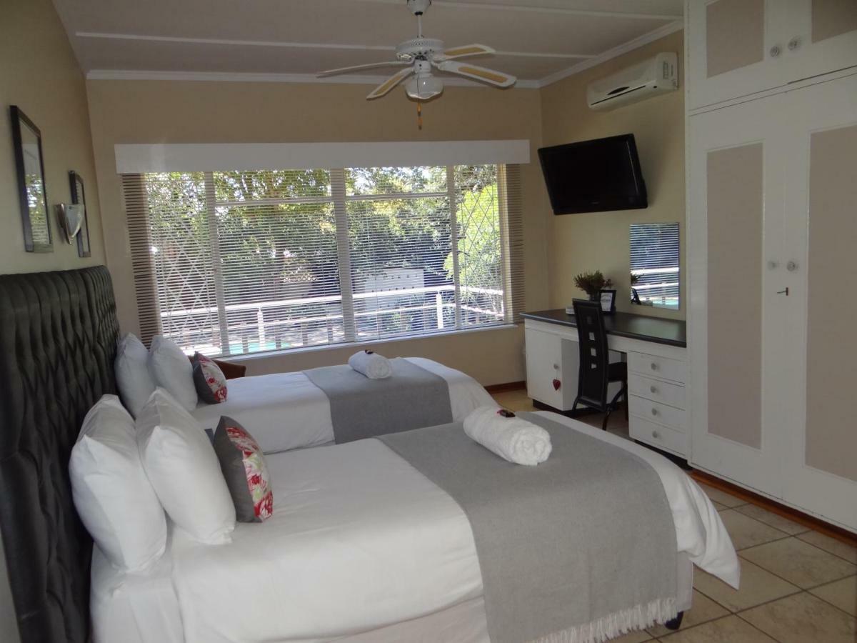 Credo Guest House Bloemfontein Bagian luar foto