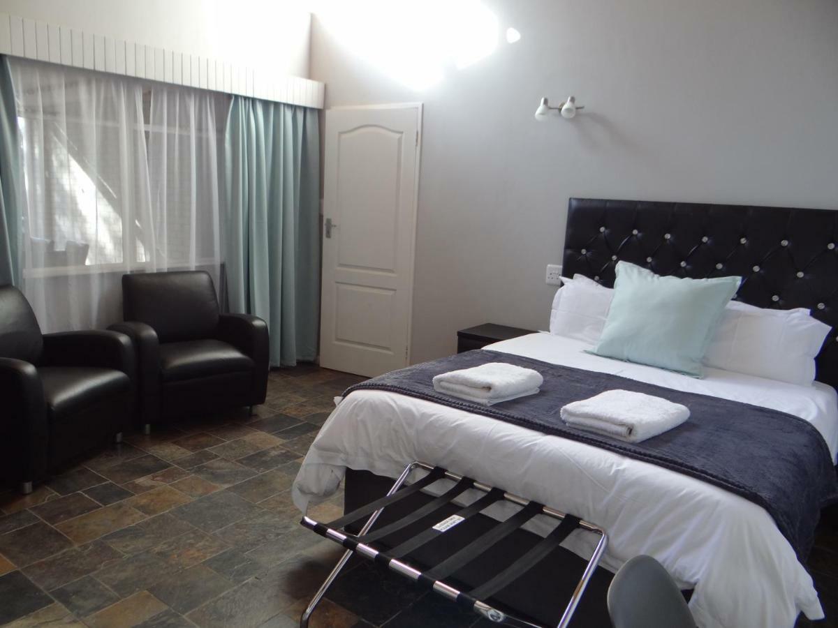 Credo Guest House Bloemfontein Bagian luar foto