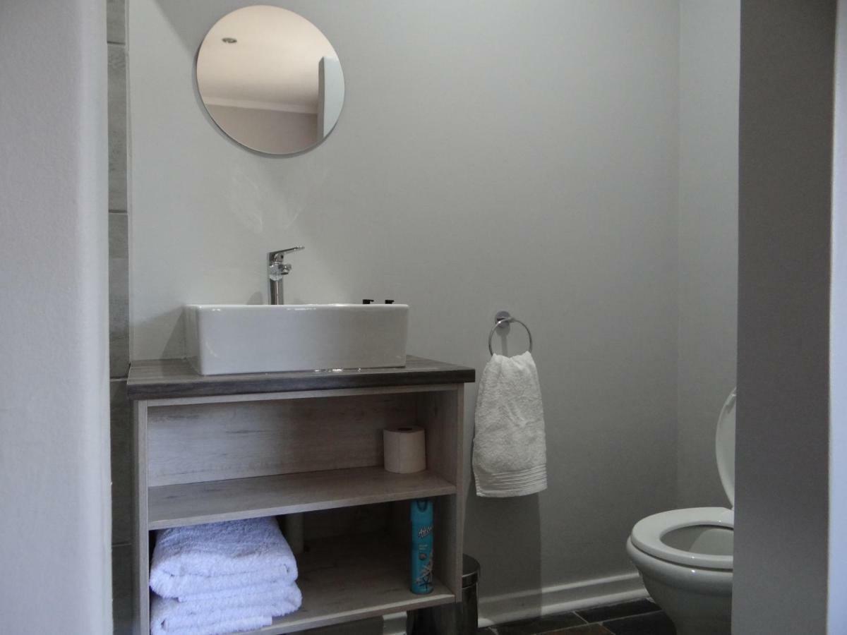 Credo Guest House Bloemfontein Bagian luar foto