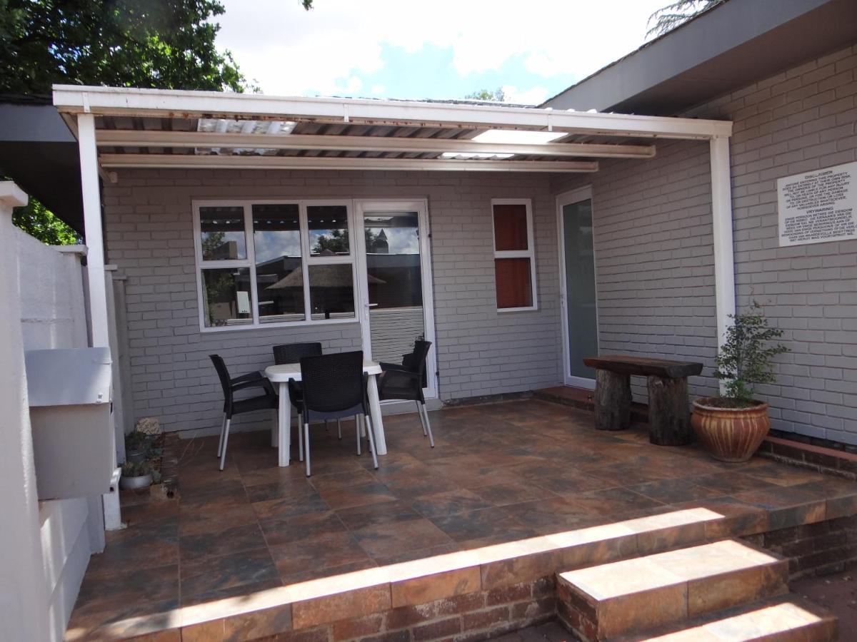 Credo Guest House Bloemfontein Bagian luar foto