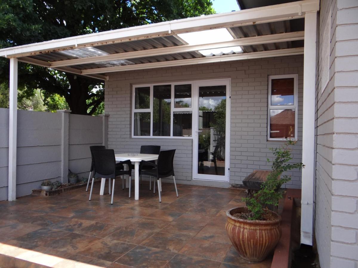 Credo Guest House Bloemfontein Bagian luar foto